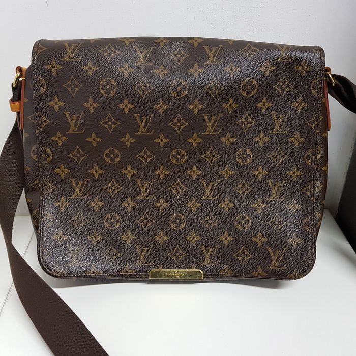 Louis Vuitton Messenger Shoulder bag 392995