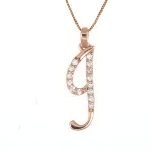 Collana con pendente in oro 18kt con diamanti.