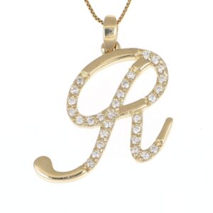 Collana con pendente in oro 18kt con diamanti.